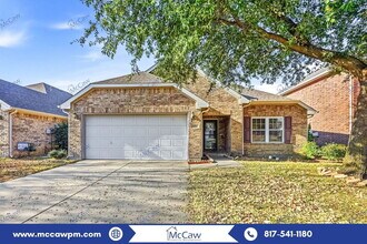 Building Photo - 604 Creekside Dr