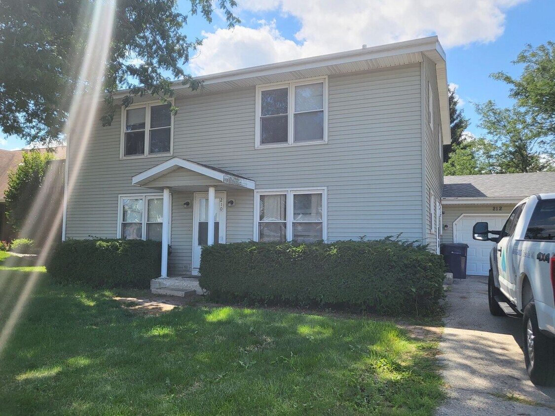 210212 S Wright Rd Unit 210 S. Wright Rd., Janesville, WI 53546 Room