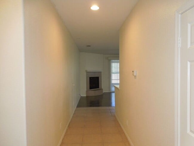 Building Photo - 38295 Encanto Rd