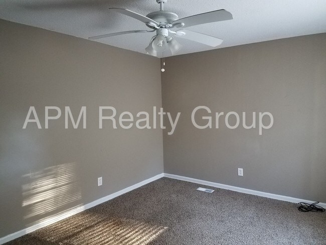 Building Photo - 117 Sandhill Cir