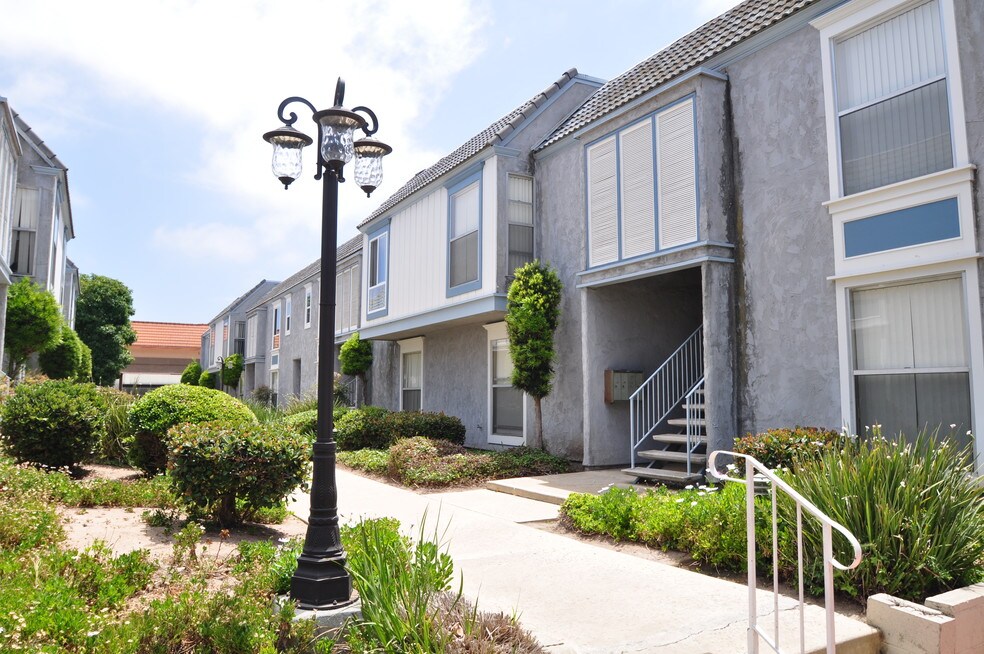 Country Club Village Apartments