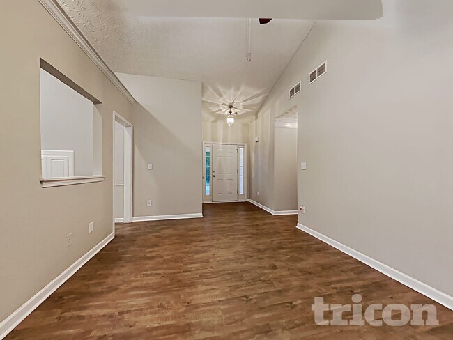 Building Photo - 35 Crooked Creek Dr
