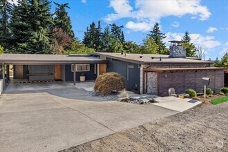 Building Photo - 9 Maple Ln