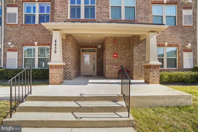 Foto del edificio - 4839 Hiteshow Dr