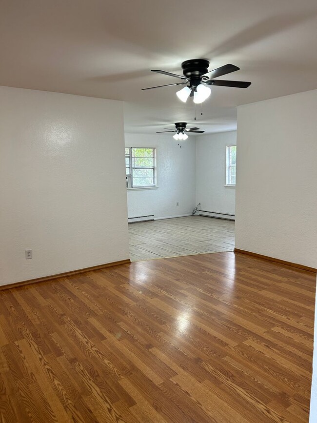 Building Photo - 3807 SE Camden Way