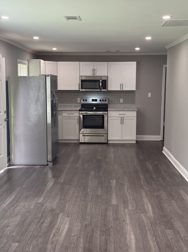 Building Photo - 5711 Sterling Pl