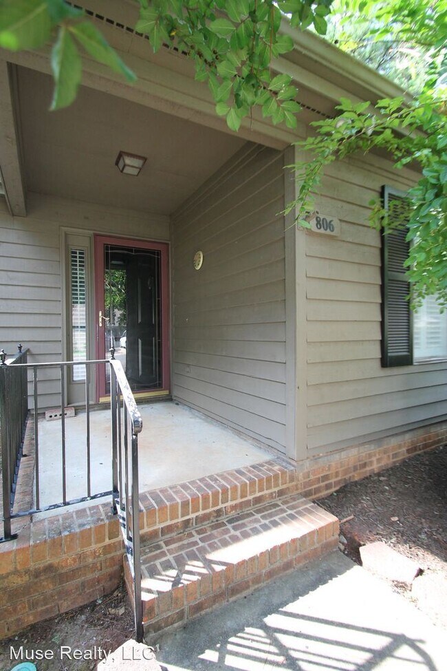 Building Photo - 2 br, 2 bath House - 806 Beech Drive