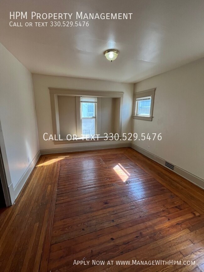 Foto del edificio - 28 Grand Ave