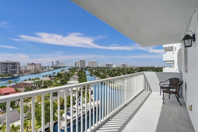 Building Photo - 137 Golden Isles Dr