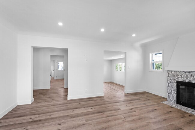 Sala de estar - 2621 Veteran Ave