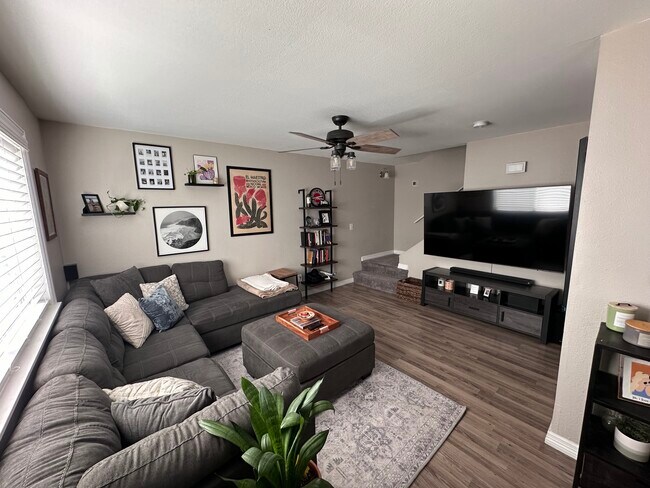 Foto del edificio - 1220 N 85th Pl
