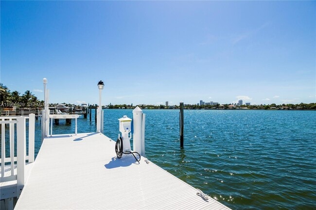 Building Photo - 1400 Stillwater Dr