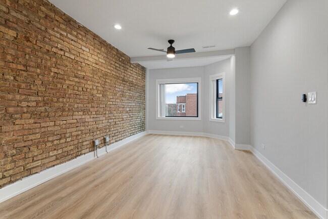 Foto del edificio - 1556 W Juneway Terrace