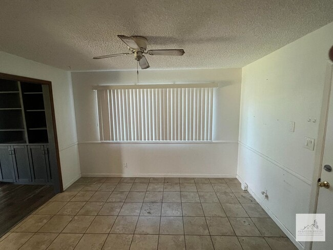 Building Photo - Charming  3 bedroom 2 bath home!