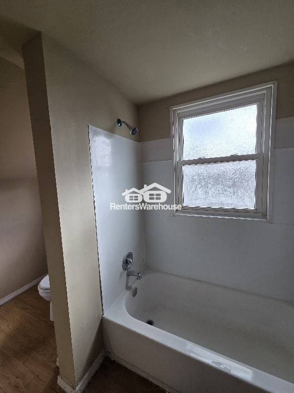 Building Photo - 8711 Alva Ave