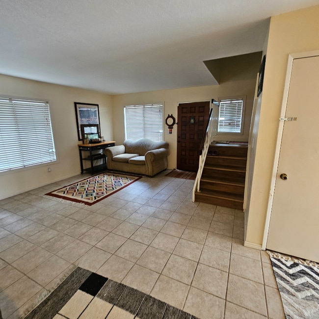 Building Photo - 9502 Karmont Ave