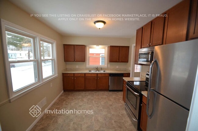 Building Photo - 7228 Harriet Ave