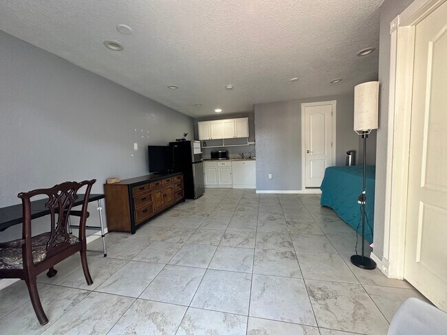 Foto del edificio - 3416 W Cherry St