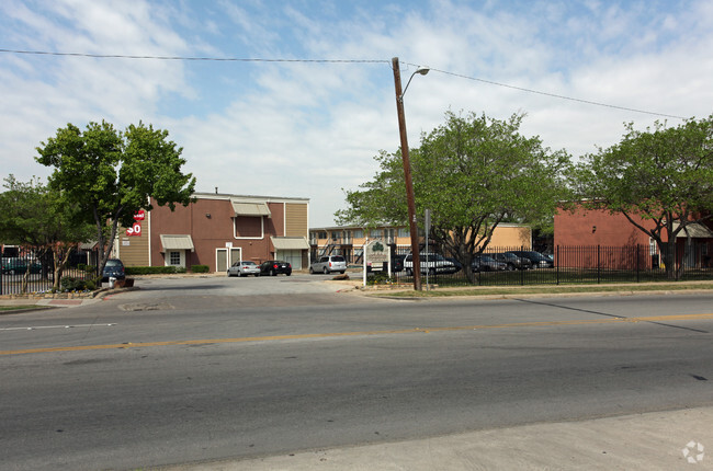 Northhaven Park - Northaven Park Apartments