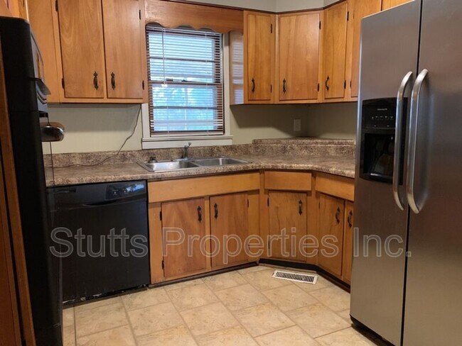Building Photo - 76 Underwood Dr