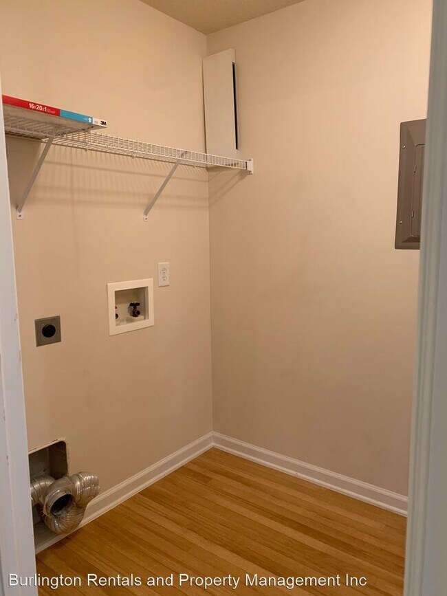 Foto del edificio - 3489 Forestdale Dr