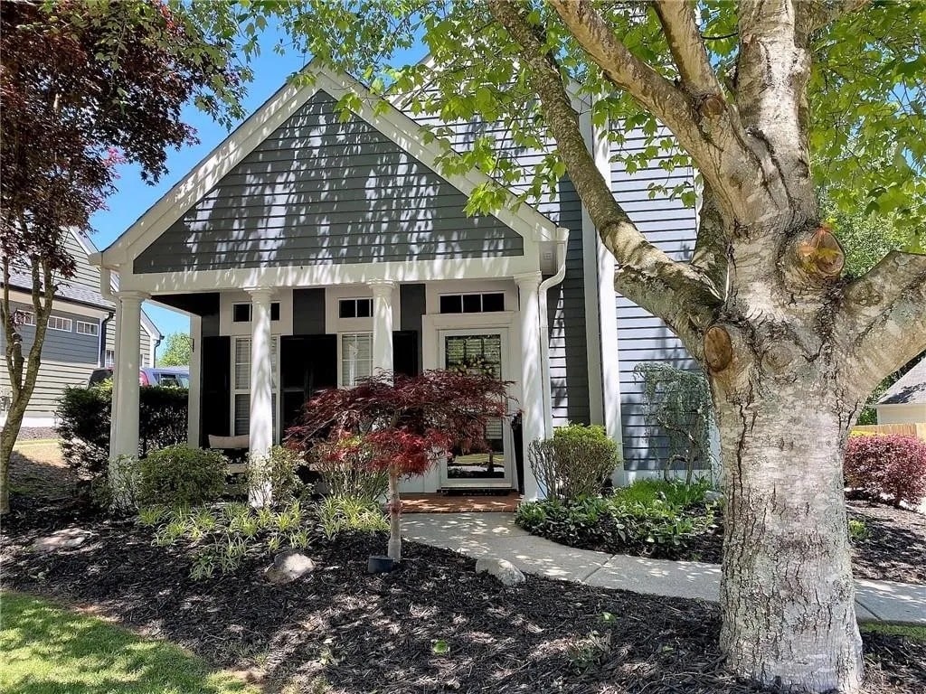 Front of cottage - 351 Pinehurst Way