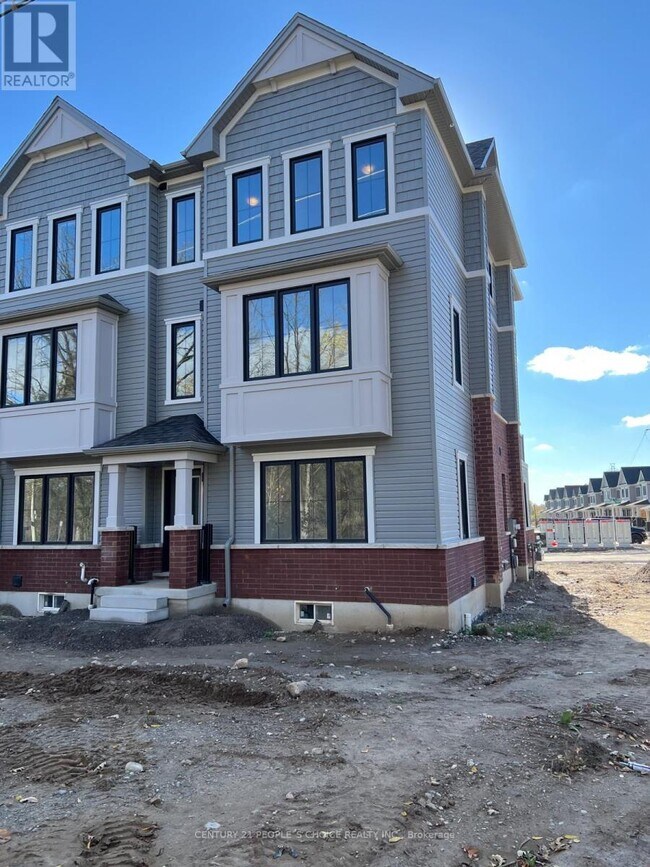 Building Photo - 3 Kingbird Cmn