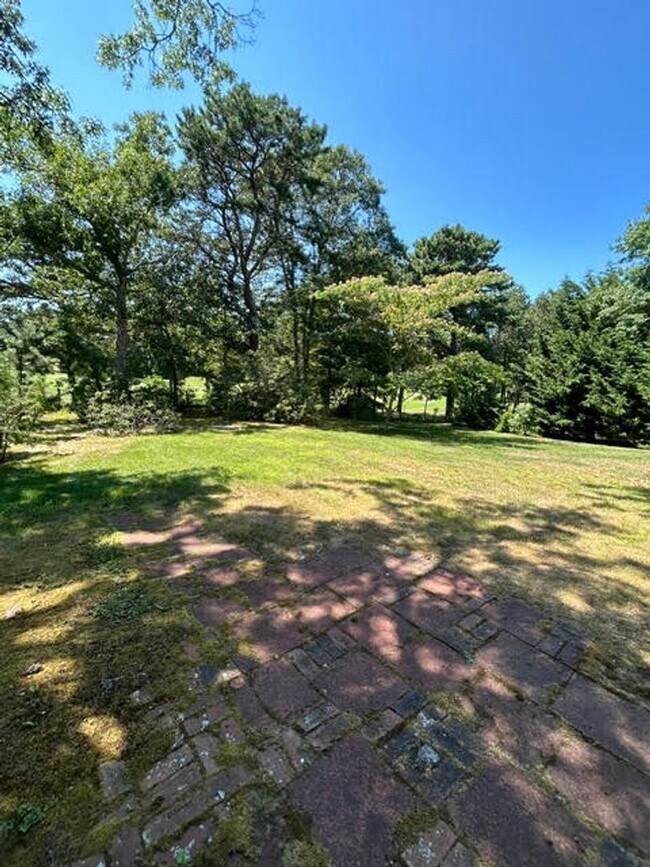 Building Photo - Dennis Ranch on Gold Course