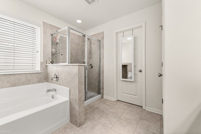 Building Photo - 3 br, 2.5 bath House - 839 Regal Lane