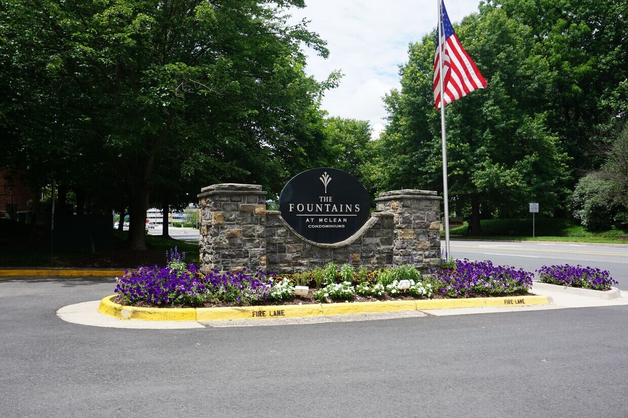 Foto principal - An Oasis at The Fountains in McLean
