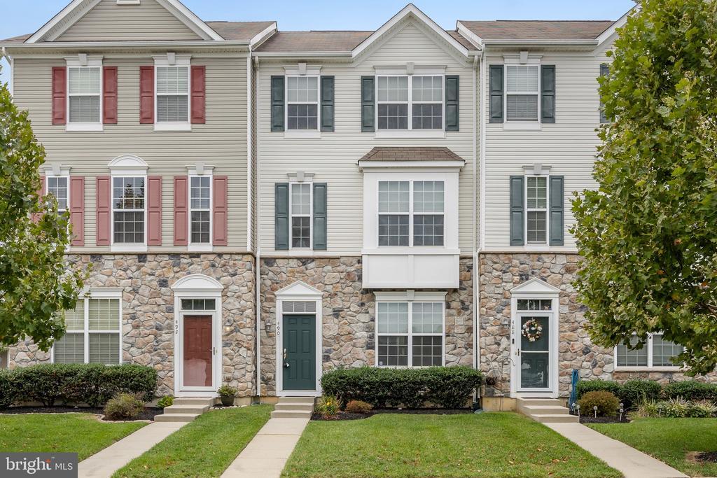 Primary Photo - 490 N Palace Dr
