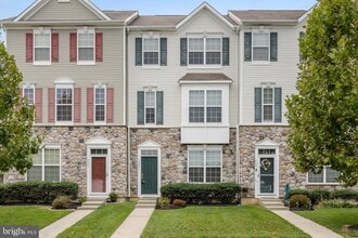 Building Photo - 490 N Palace Dr