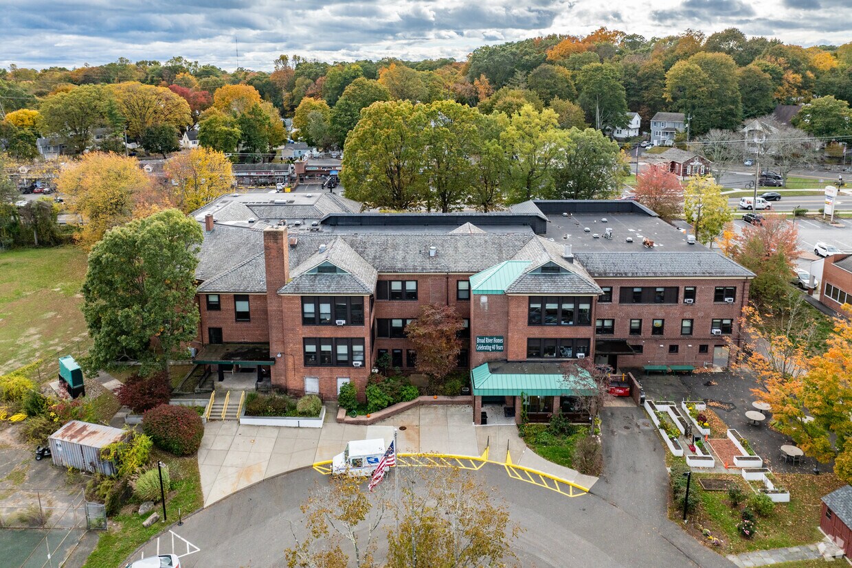 108 New Canaan Ave Norwalk, CT 06850 - Broad River Homes