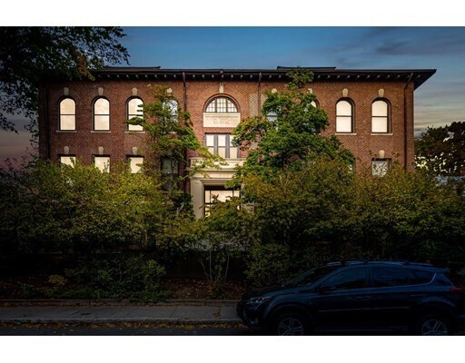 Building Photo - 185 Morrison Ave