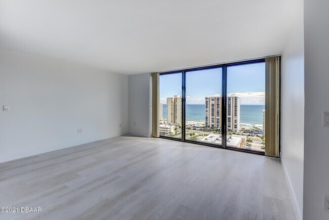Building Photo - 1 Oceans W Blvd