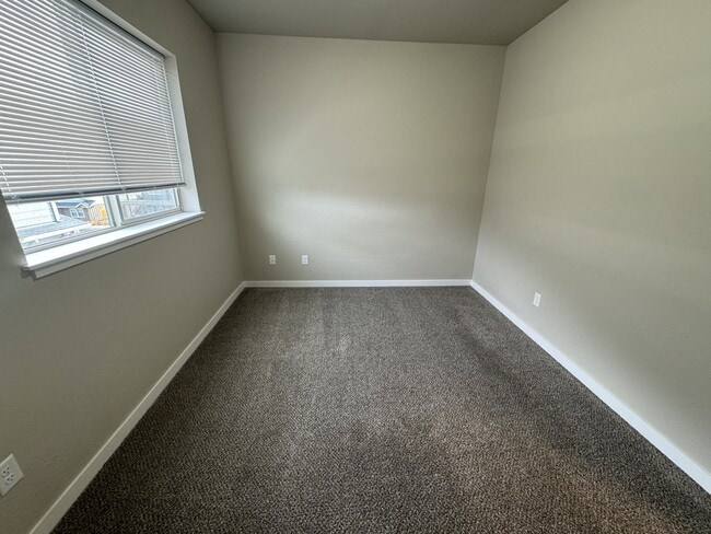 Building Photo - 441 Talent Ave