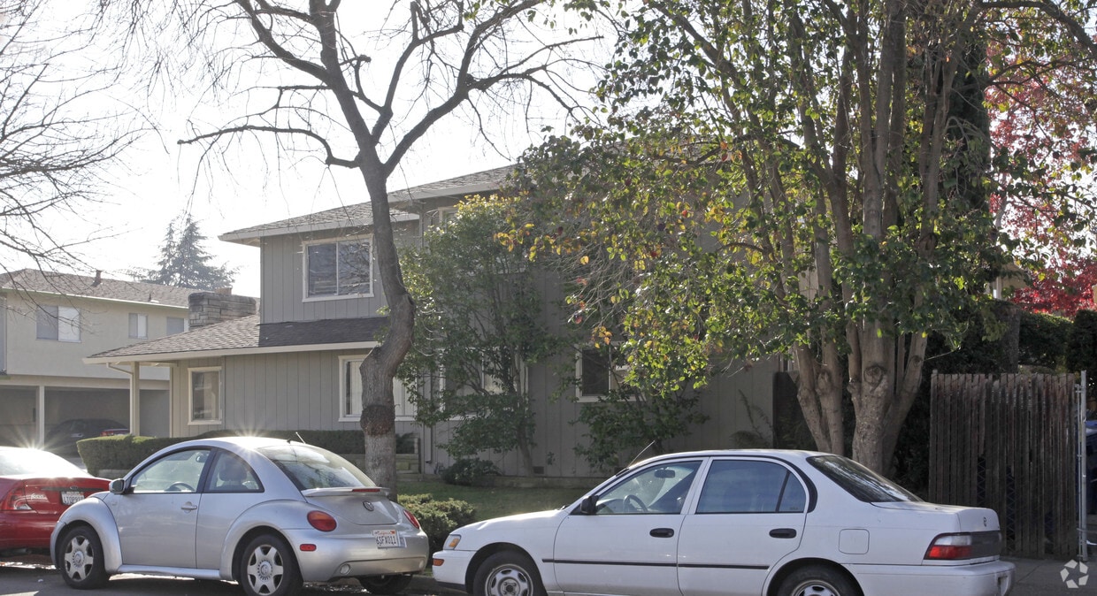 Foto del edificio - 1228 Cortez Dr