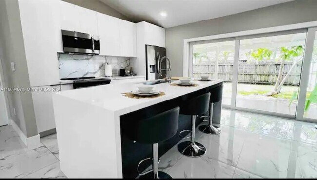 Foto del edificio - 13382 NW 8th Terrace