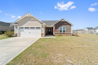 Building Photo - 202 Chestwood Dr