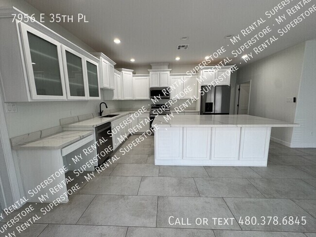 Foto del edificio - 7956 E 35th Pl