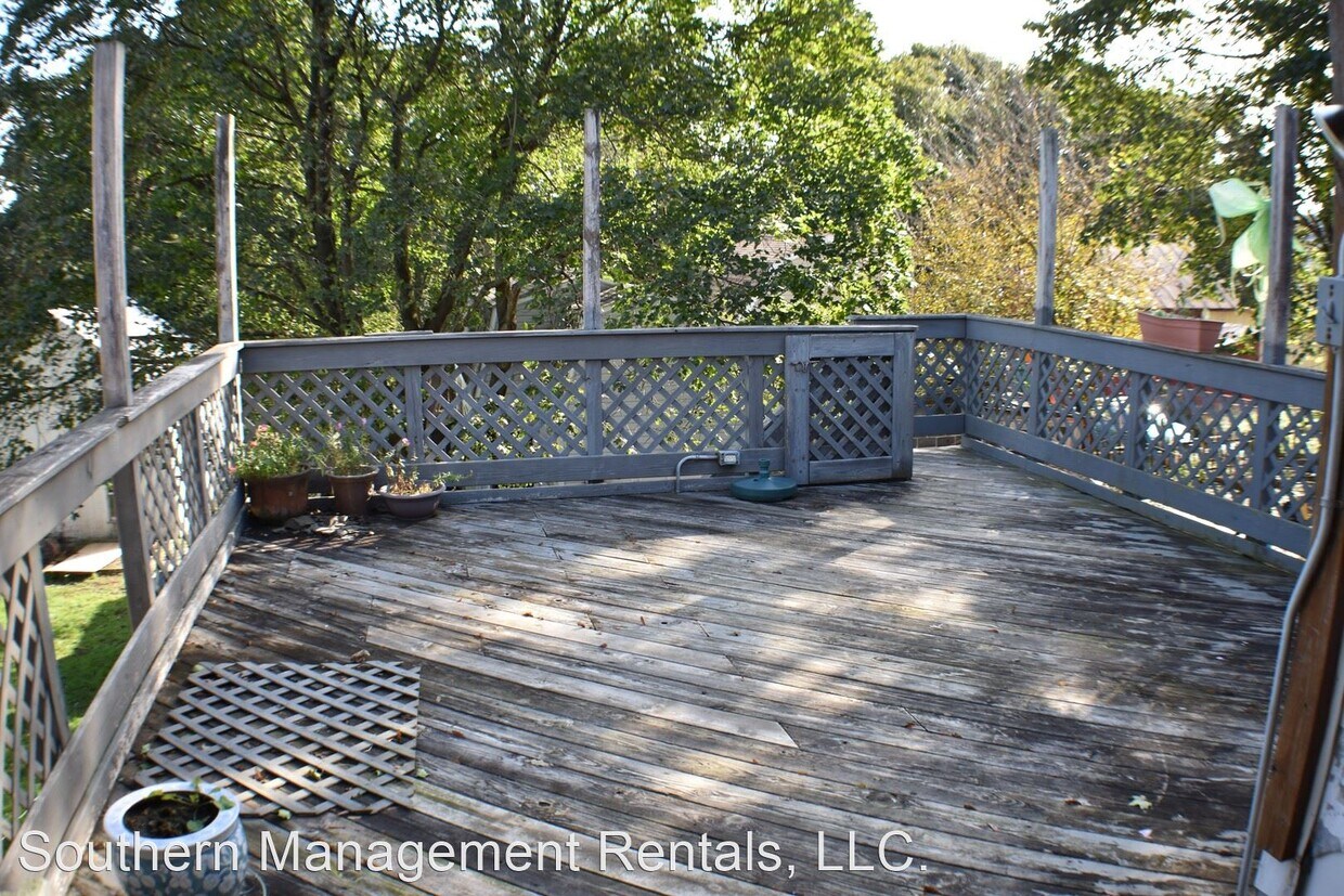 Foto del edificio - 2 br, 1 bath House - 111 N. Main St. Apt B