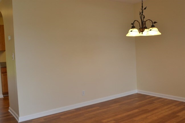 Foto del edificio - 7499 Bluff Point Ln