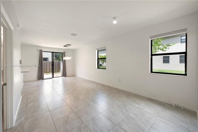Building Photo - 11436 SW 252nd St