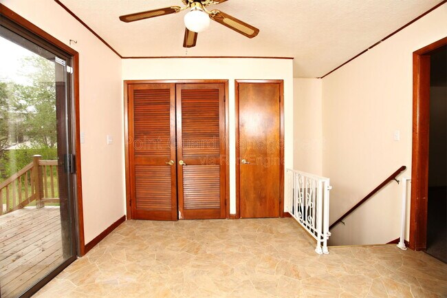 Foto del edificio - 437 Hillcrest Ct N