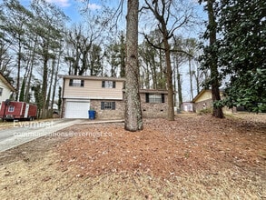 Building Photo - 3780 Cedar Hurst Way