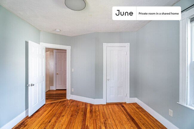Foto del edificio - Room in Shared 6 bed/2 bath home in Allston