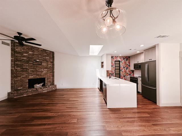 Building Photo - 4221 Spring Meadow Ln