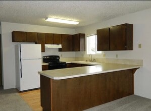 Building Photo - 129 Hawthorn Ave