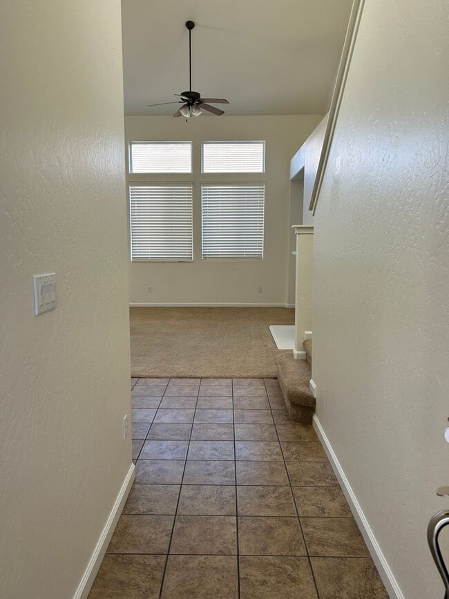 Foto del edificio - Beautiful & Spacious home in The Desirable...