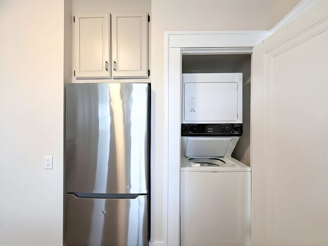 Building Photo - 47 Superior St